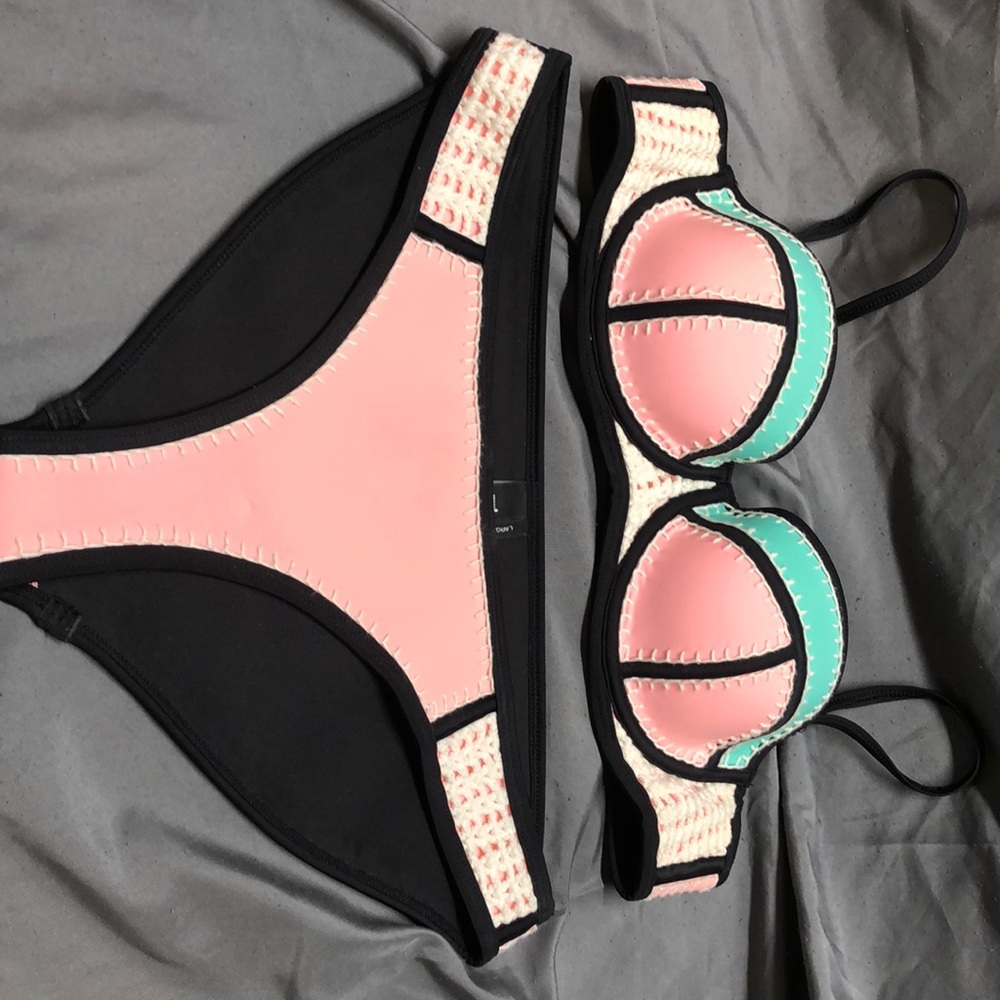 COPY - Triangl bikini size large both top/bottom.